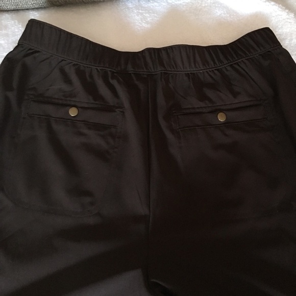 Chico’s Zenergy Vest with matching pants - Picture 6 of 6